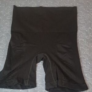 Dreamwear Black High-Waisted Shapewear Shorts size 2X
